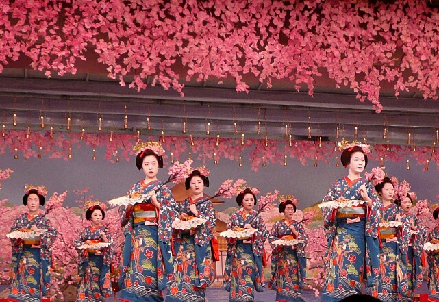 geisha tradition in Japan