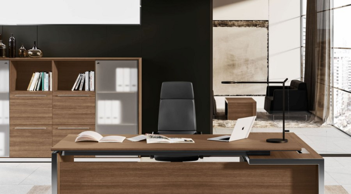 Tips For Buying a Solid Wood Desk
