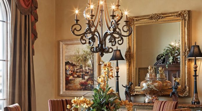 How to Decorate a Small Mediterranean Dining Room