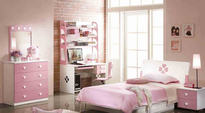 How to Decorate a Small Pink Bedroom