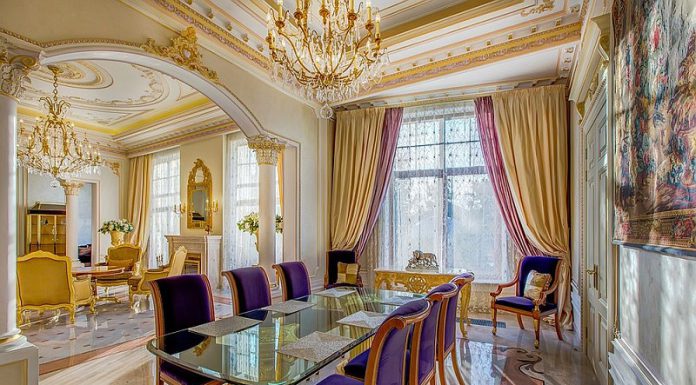 How to Decorate a Victorian Dining Room