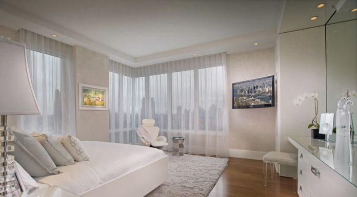 How to Use White Bedroom Wall Decor